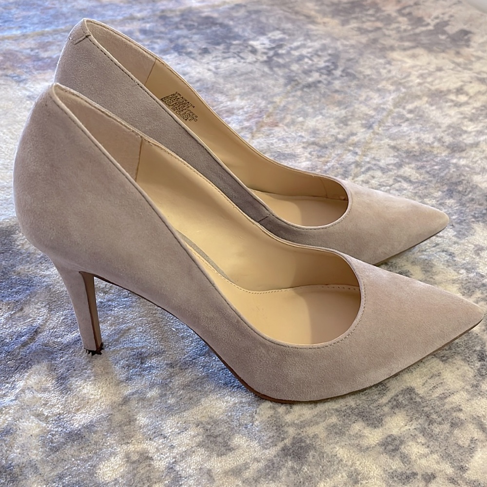 Elegant Gray Suede Pumps